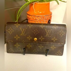 Louis Vuitton Monogram Sarah Long Wallet